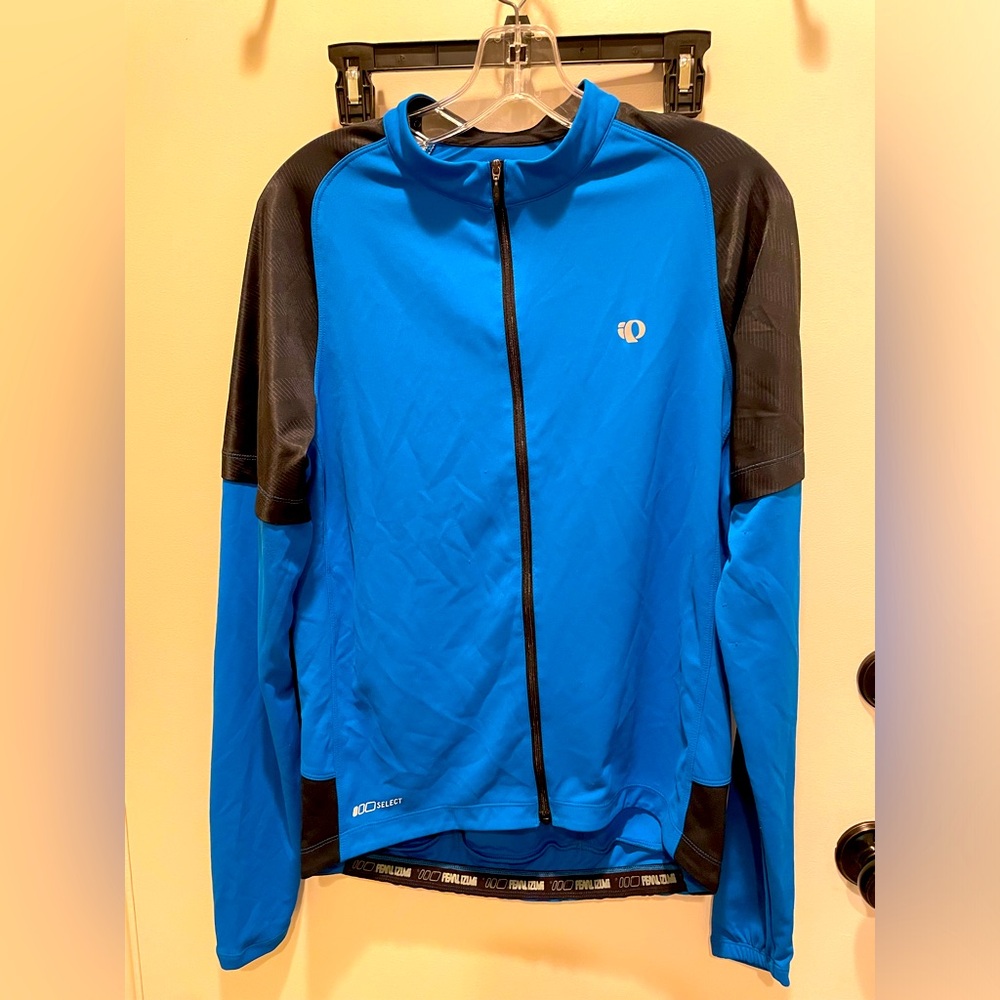 Biking jacket with back pockets